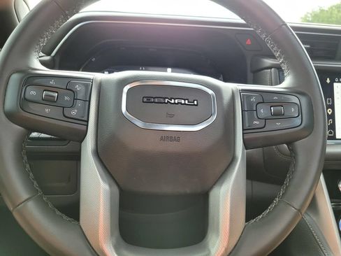Used 2023 GMC Yukon XL Denali AWD/4WD image 31