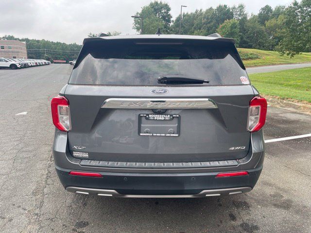 Used 2022 Ford Explorer XLT w/ Equipment Group 202A AWD/4WD image 4