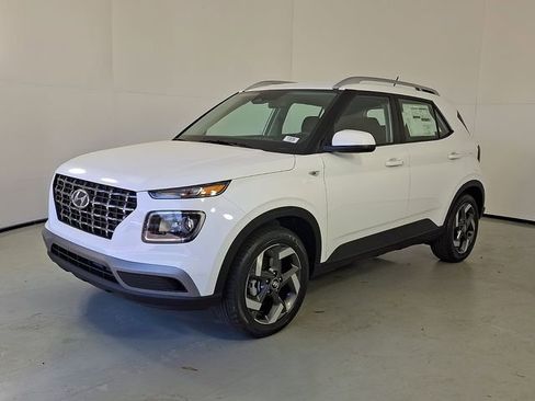 New 2026 Hyundai Venue SEL FWD image 3