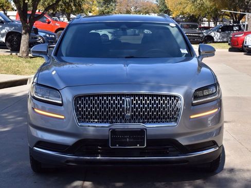 Used 2022 Lincoln Nautilus FWD w/ Premium Package image 3