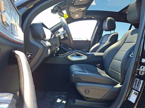 Used 2025 Mercedes-Benz GLE 350 4MATIC w/ Driver Assistance Package image 13
