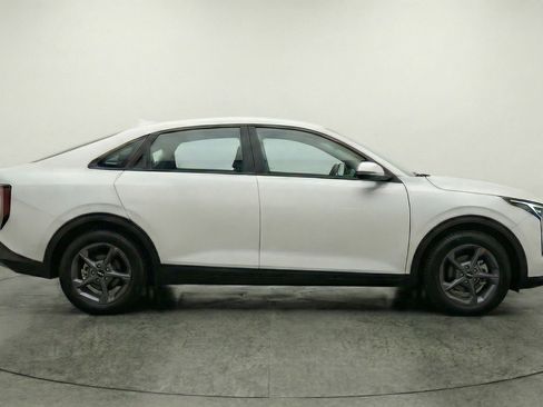 Used 2025 Kia K4 LXS FWD image 11