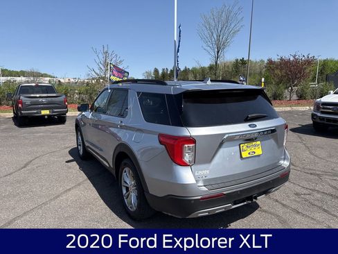 Used 2020 Ford Explorer XLT w/ Equipment Group 202A AWD/4WD image 9