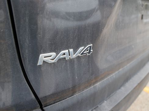 Certified 2021 Toyota RAV4 XLE FWD image 12