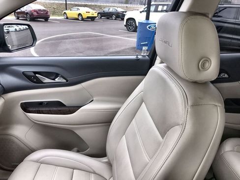 Used 2023 GMC Acadia Denali w/ Denali Ultimate Package image 25