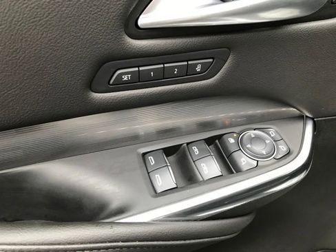 Certified 2025 Cadillac XT4 Premium Luxury image 16