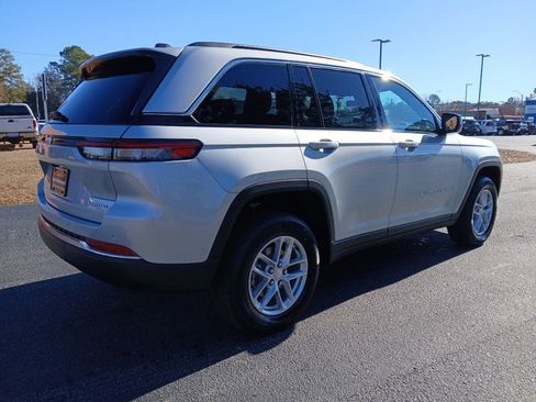New 2025 Jeep Grand Cherokee Laredo X image 3