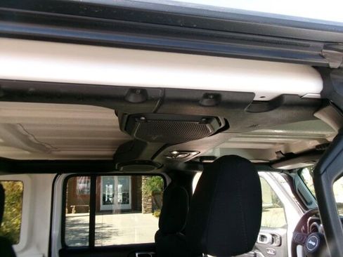 Used 2021 Jeep Wrangler Unlimited Sport image 27