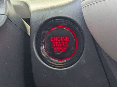 Used 2025 Honda HR-V LX image 27
