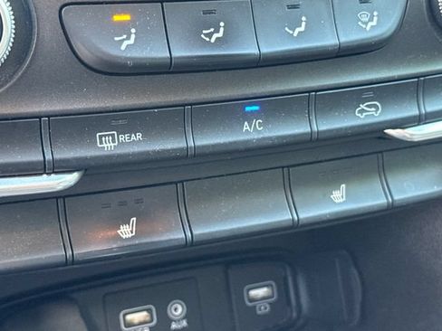 Used 2020 Hyundai Santa Fe SEL FWD image 22