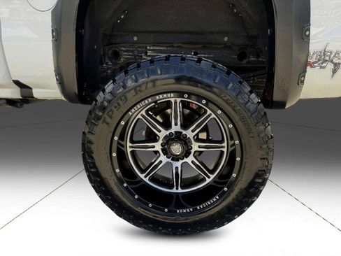 Used 2018 Chevrolet Silverado 1500 LT w/ Texas Edition image 52