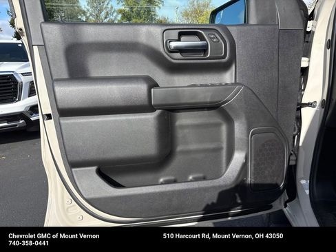 New 2026 Chevrolet Silverado 1500 Custom Trail Boss w/ Dark Appearance Package image 5