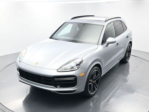 Used 2022 Porsche Cayenne Turbo image 34