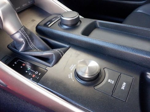 Used 2015 Lexus IS 250 image 25