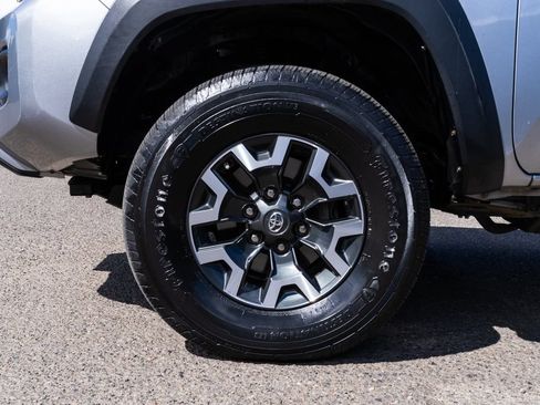 Used 2020 Toyota Tacoma TRD Off-Road AWD/4WD image 4