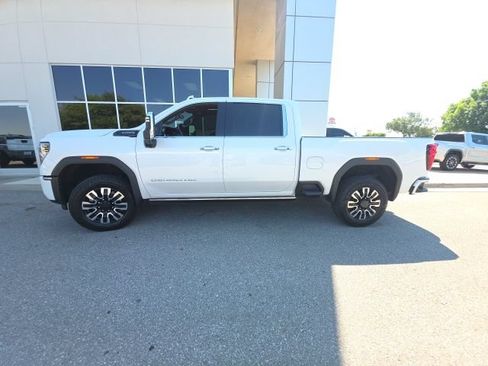 Used 2025 GMC Sierra 2500 Denali Ultimate w/ Max Trailering Package AWD/4WD image 2