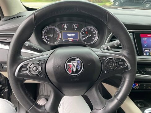 Used 2020 Buick Enclave Essence image 19