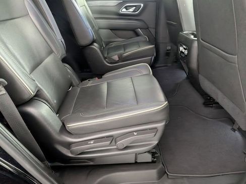 Used 2021 GMC Yukon SLT w/ SLT Luxury Package RWD image 32