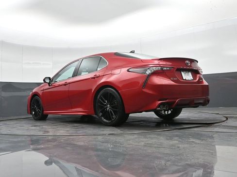 Used 2021 Toyota Camry XSE image 38