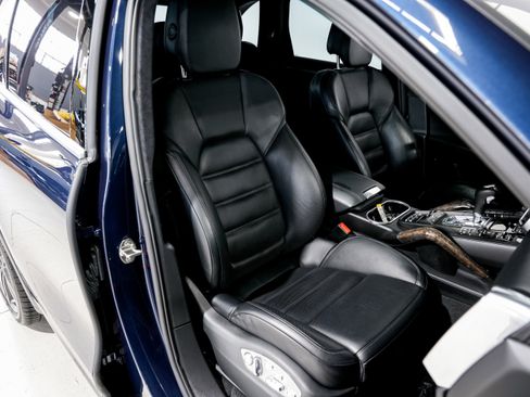 Used 2012 Porsche Cayenne Turbo image 24