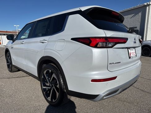 New 2025 Mitsubishi Outlander SE image 5