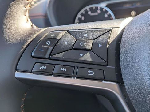 Certified 2025 Nissan Sentra SR FWD image 22