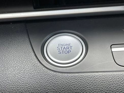 Used 2023 Hyundai Elantra Limited FWD image 14