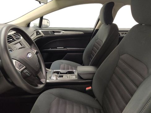 Used 2017 Ford Fusion SE image 17