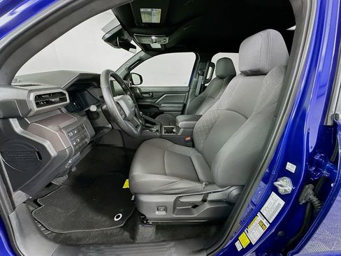 Used 2025 Toyota Tacoma SR5 AWD/4WD image 20