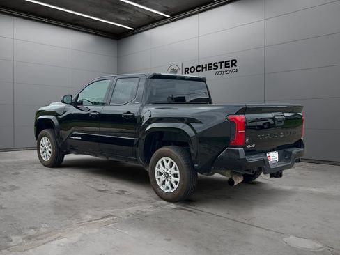 Certified 2025 Toyota Tacoma SR5 AWD/4WD image 3