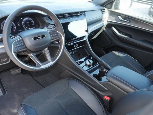 New 2026 Jeep Grand Cherokee Altitude image 14