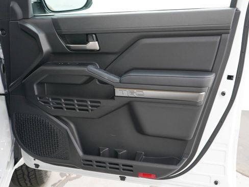 Used 2026 Toyota Tacoma TRD Off-Road AWD/4WD image 9