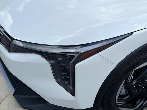 Used 2025 Kia K4 EX image 9