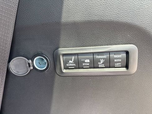 New 2027 Chrysler Pacifica Pinnacle AWD/4WD image 29