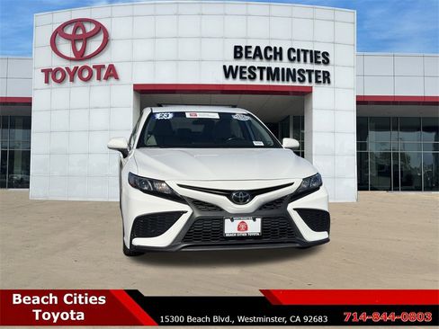 Certified 2023 Toyota Camry SE image 3