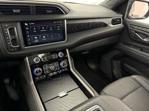 Used 2022 GMC Yukon XL Denali image 31