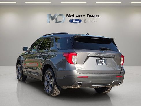 Used 2024 Ford Explorer XLT w/ Equipment Group 202A AWD/4WD image 4