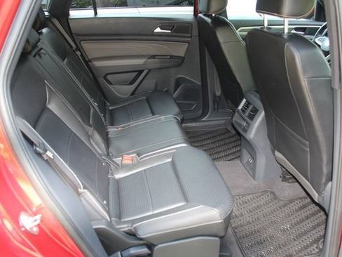 Used 2022 Volkswagen Atlas Cross Sport SE AWD/4WD image 38