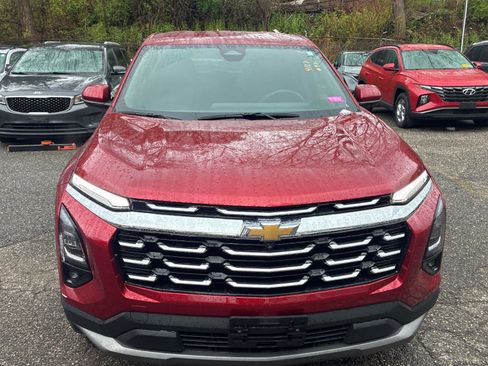 Used 2025 Chevrolet Equinox LT w/ Safety and Technology Package FWD image 3