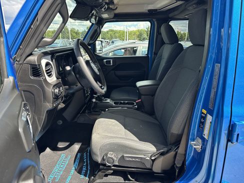 Used 2024 Jeep Wrangler Unlimited w/ Convenience Group image 18