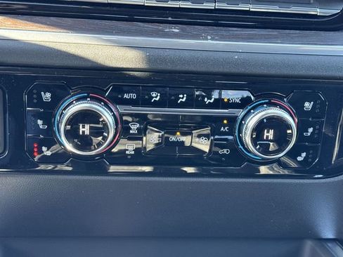 New 2026 GMC Sierra 1500 SLT w/ SLT Premium Plus Package AWD/4WD image 19