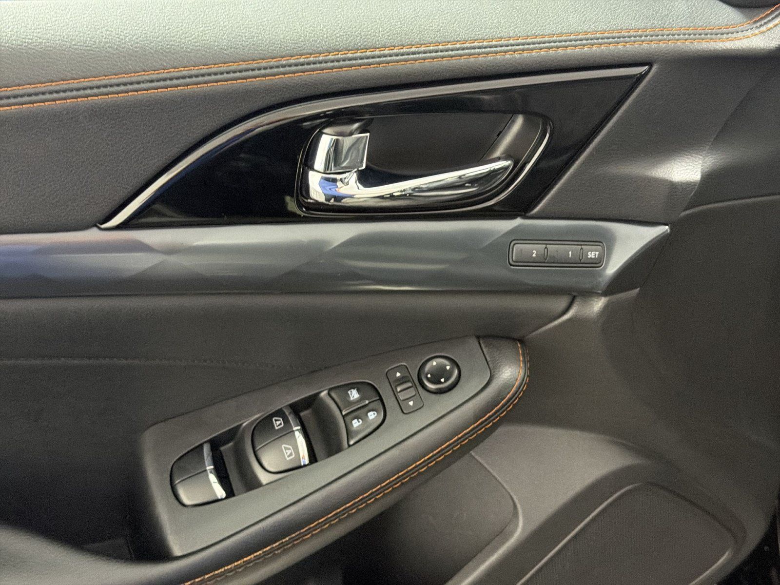Used 2023 Nissan Maxima SR w/ Sport Mat Group FWD image 15