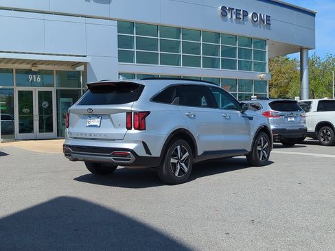 Used 2021 Kia Sorento S w/ Panoramic Sunroof Package FWD image 7