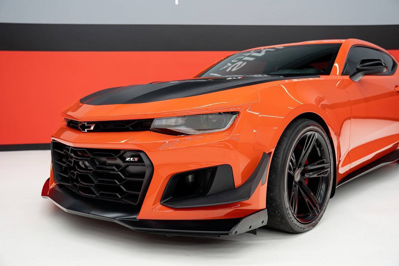Used 2019 Chevrolet Camaro ZL1 RWD image 5