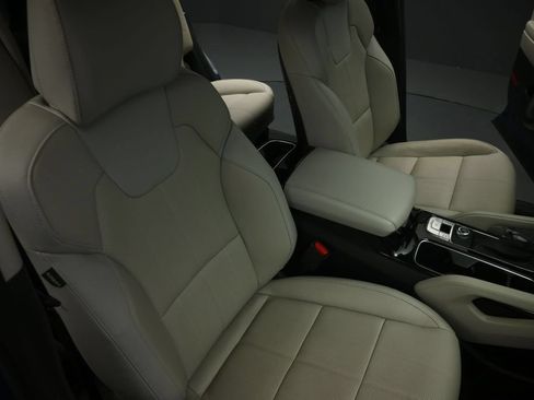 Certified 2024 Kia Telluride EX w/ EX Captain's Chair Package FWD image 55