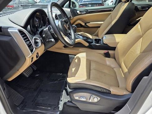 Used 2017 Porsche Cayenne S AWD/4WD image 6