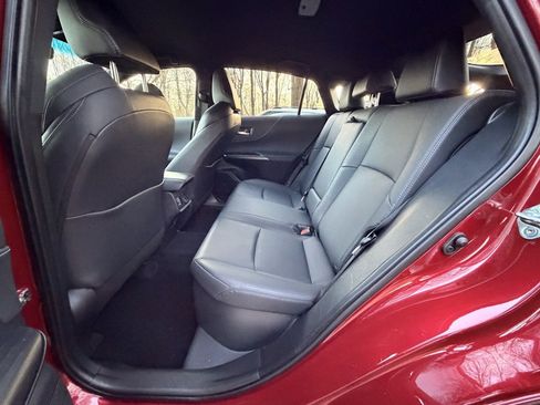 Used 2022 Toyota Venza XLE image 15