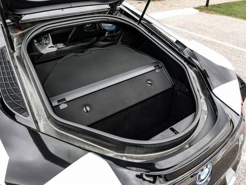 Used 2015 BMW i8 image 46