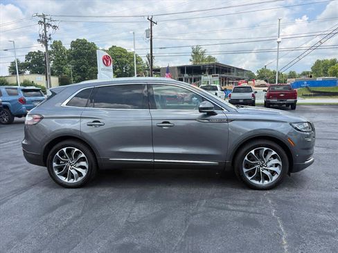 Used 2022 Lincoln Nautilus Reserve w/ Equipment Group 201A AWD/4WD image 2