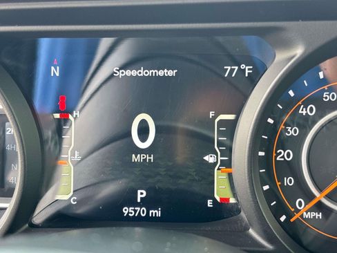 Certified 2025 Jeep Wrangler Unlimited Rubicon w/ Convenience Group AWD/4WD image 25